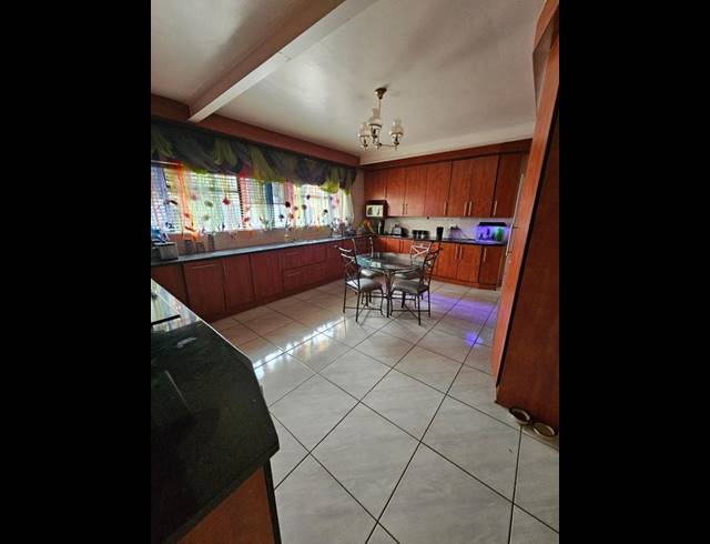 5 BEDROOM HOUSE FOR SALE IN WILKEVILLE